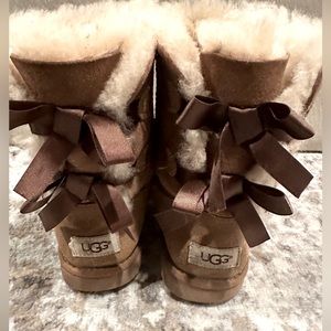 Girls Uggs Brown Bailey Bow II boots size 4
